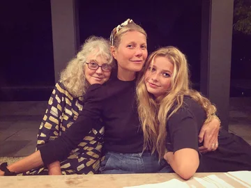 Blythe Danner, Gwyneth Paltrow i Apple Martin 