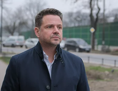 Miniatura: Aktywiści oblali Warszawską Syrenkę farbą....