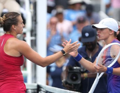 Miniatura: Sabalenka zgarnęła trofeum i wróciła do...