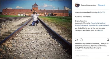 Pamiątkowe zdjęcie z Auschwitz 