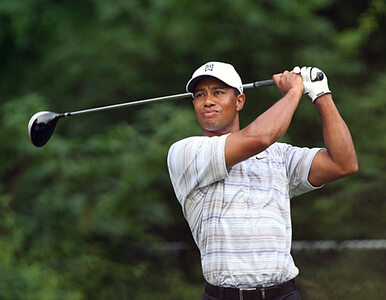 Miniatura: Tiger Woods odbija się od dna. Dostał 55...