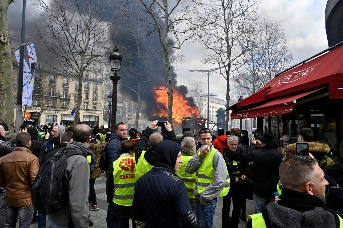 Protest „żółtych kamizelek” w Paryżu 16 marca 