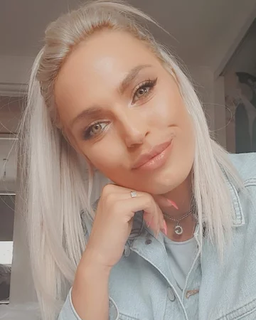 Ainsley Loudon 