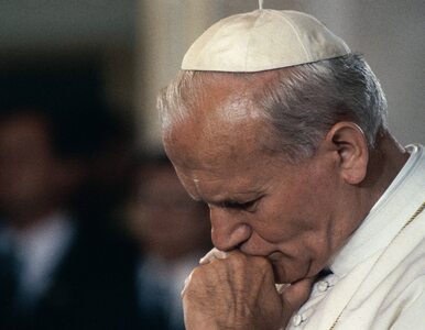Relikwia Jana Pawła II ofiarowana przez Dziwisza skradziona. Francuzi...