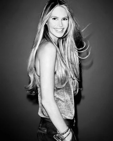 Elle Macpherson 