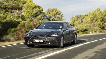 Lexus ES 300h 