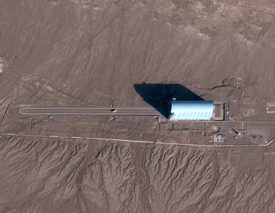 Miniatura: Tajemniczy obiekt na pasie startowym...