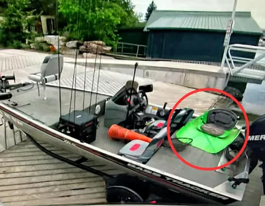 Miniatura: Wędkarz udawał, że łowi z kajaka....