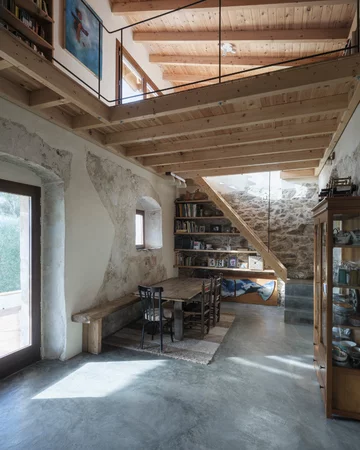 Stone and Water powstał w ruinach XIX-wiecznej strażnicy granicznej. Kamienne mury i współczesna architektura tworzą tu harmonijną całość 