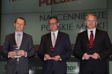 Przedstawiciele firm wyróżnionych w kategorii Najcenniejsze Polskie Marki. Od lewej:Łukasz Świerżyński, Michał Witkowski, Piotr Chełmiński (fot.Darek Senkowski)