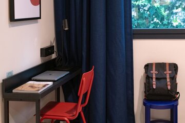Wnętrza hotelu Meininger Barcelona zaprojektowane przez polską pracownię Tremend