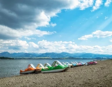 Miniatura: Plaża ze wspaniałym widokiem na góry. To...