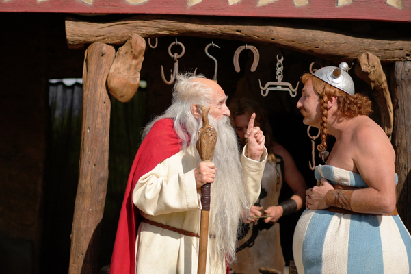 Miniatura: „Asteriks i Obeliks: Imperium smoka"....