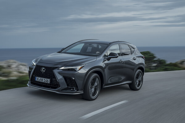 Miniatura: Nowy Lexus NX 450h+