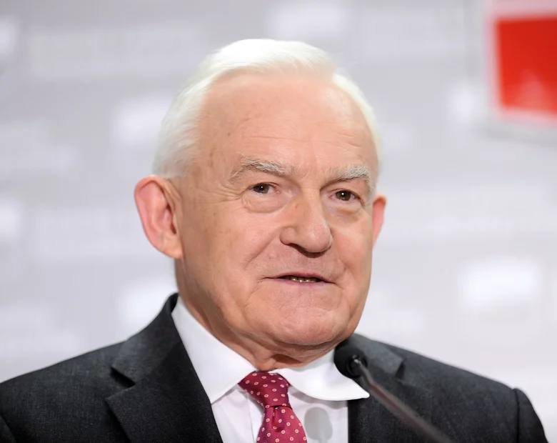 Miniatura: „Dwie dziewczyny w zmysłowym tańcu”....