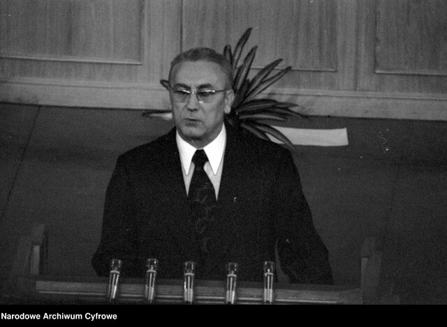 Pytanie na rozgrzewkę. Kogo przedstawia to zdjęcie?