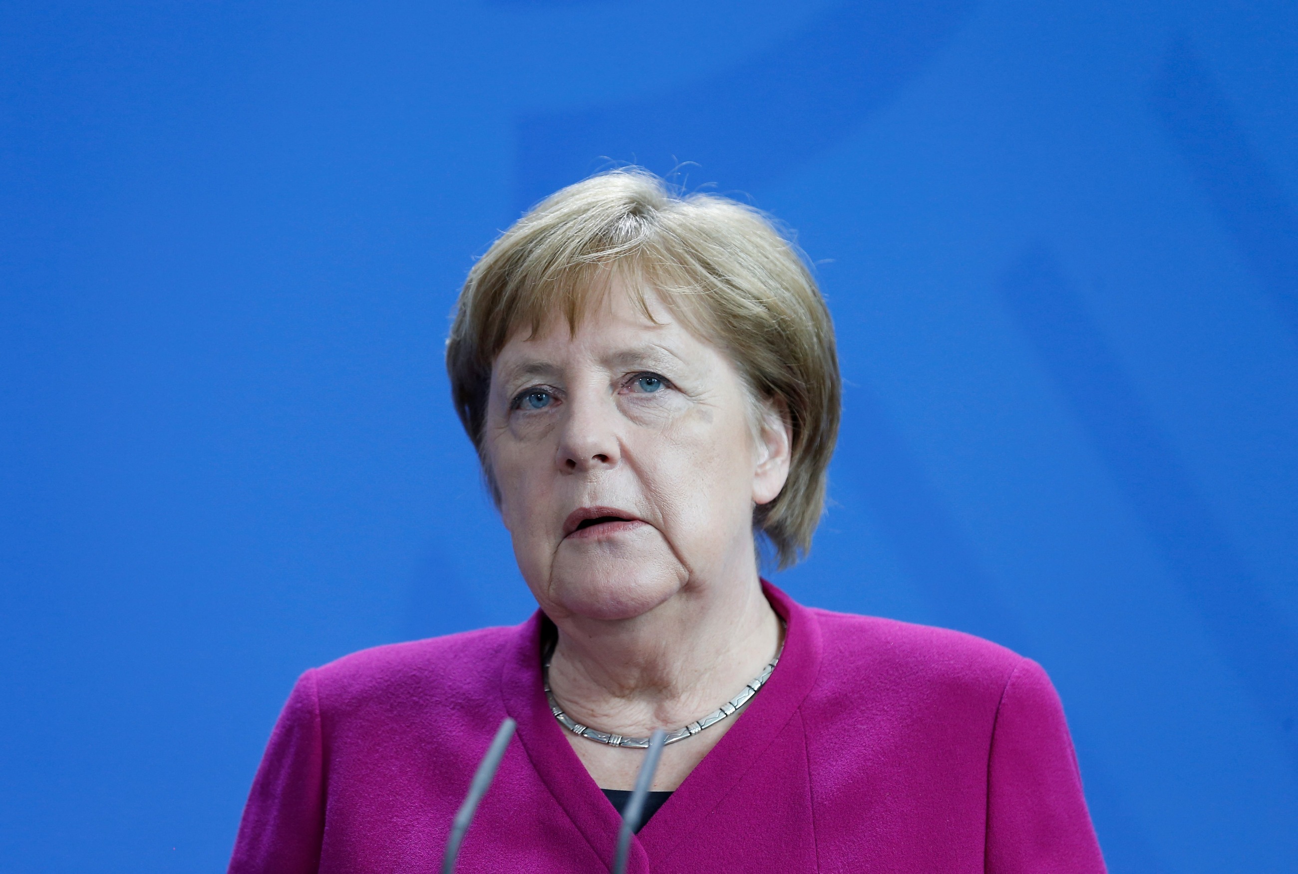 Kanclerz Angela Markel nie będzie ubiegała się o stanowisko w Unii Europejskiej. Zgodnie z zapowiedziami planuje zakończyć karierę polityczną w…