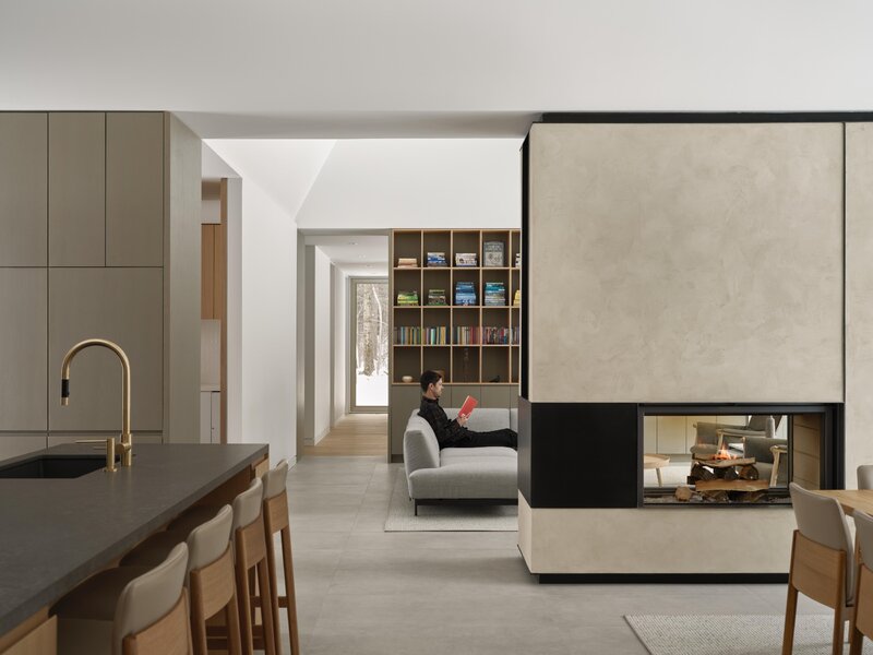 Ridge House &ndash; prosta bryła dopasowana do&nbsp;terenu, z&nbsp;dachem nawiązującym do&nbsp;linii krajobrazu, projekt Superk&uuml;l