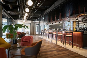 Harmony Valley Resort w&nbsp;Szklarskiej Porębie zaprojektowany przez Tremend to&nbsp;nowy hotel dla&nbsp;dorosłych, kt&oacute;rego wnętrza zaprojektowano z&nbsp;inspiracji karkonoskim krajobrazem, lokalnym rzemiosłem i&nbsp;wsp&oacute;łczesnym designem