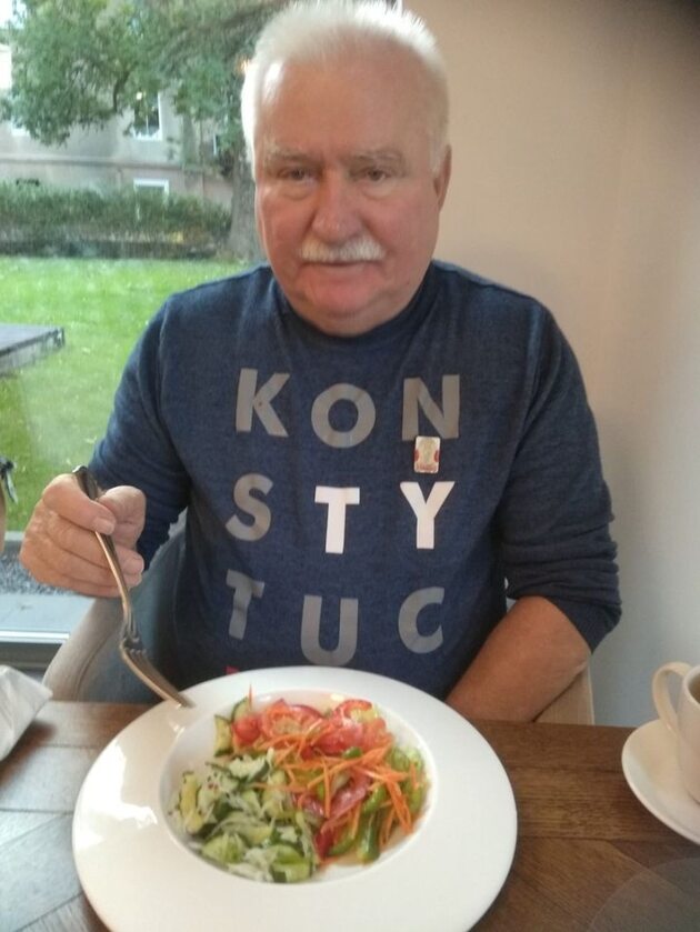 Lech Wałęsa na Facebooku relacjonuje wizytę w Lądku-Zdroju 