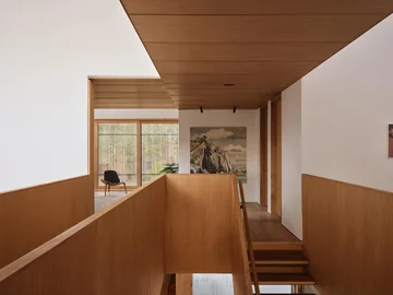 Z pozoru surowy, w środku pełen światła, projekt Williamson Williamson 