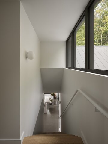 Minimalistyczny dom na klifie, projekt Matière Première Architecture 