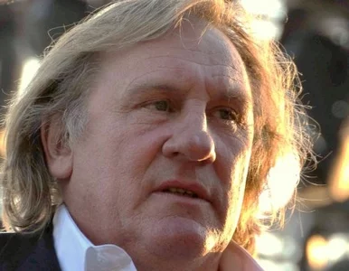 Miniatura: Depardieu nie wytrzymał i oddał mocz. Na...