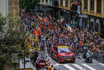 Skoda od&nbsp;20 lat wspiera kolarzy w&nbsp;Tour de France