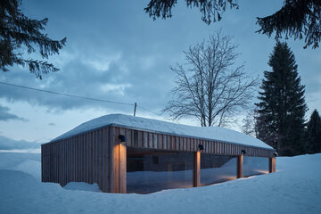 130-letni domek w górach w nowej odsłonie, projekt Mjölk Linka, Mjölk, domek w górach