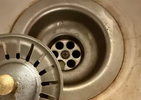 Miniatura: To działa w 10 minut! Wlej pół szklanki, a...