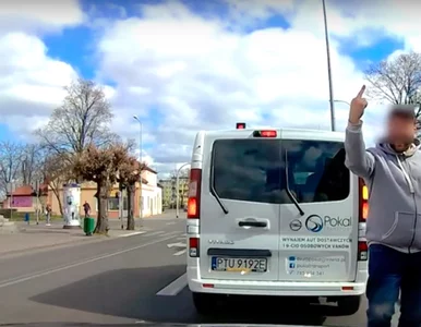 Miniatura: Pijany mężczyzna oślinił auto...