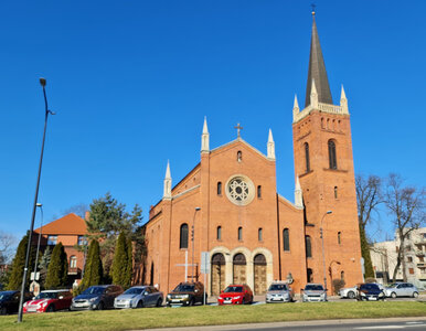 Miniatura: Miał zakrwawione ręce, wtargnął na ołtarz....