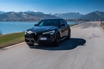 Alfa Romeo Giulia/Stelvio Estrema 