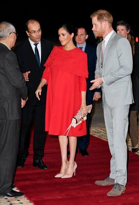Miniatura: Ciążowe stylizacje księżnej Meghan. Jakie...