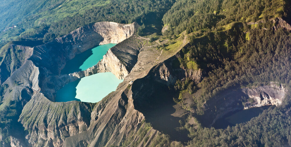 Jeziora powulkaniczne Kelimutu na wyspie Flores, Indonezja