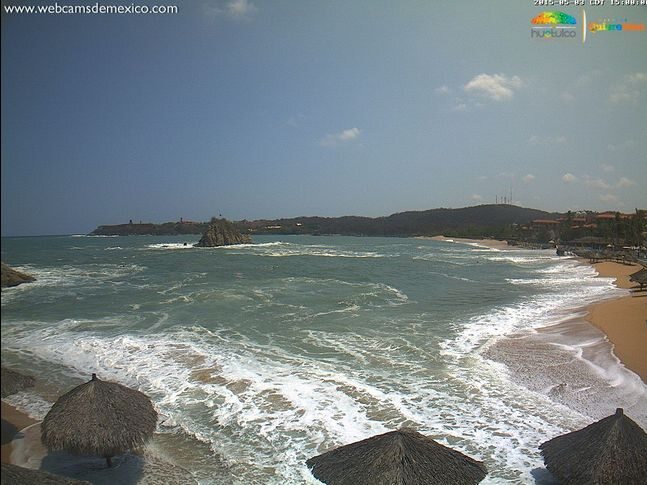 Plaża po uderzeniu martwej fali (fot.Twitter/Webcam_mexico)