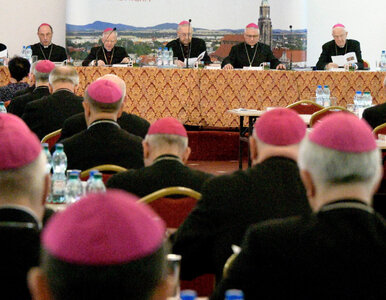 Miniatura: Kościół kontra MEN. Biskupi nie zostawili...