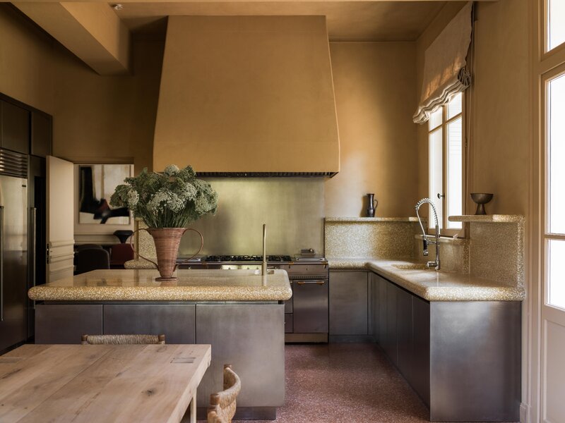 Ch&acirc;teau La Banqui&egrave;re po&nbsp;metamorfozie. XVIII-wieczny zamek wśr&oacute;d winnic pod&nbsp;Montpellier pokazuje, jak dziś może wyglądać cichy, zr&oacute;wnoważony luksus