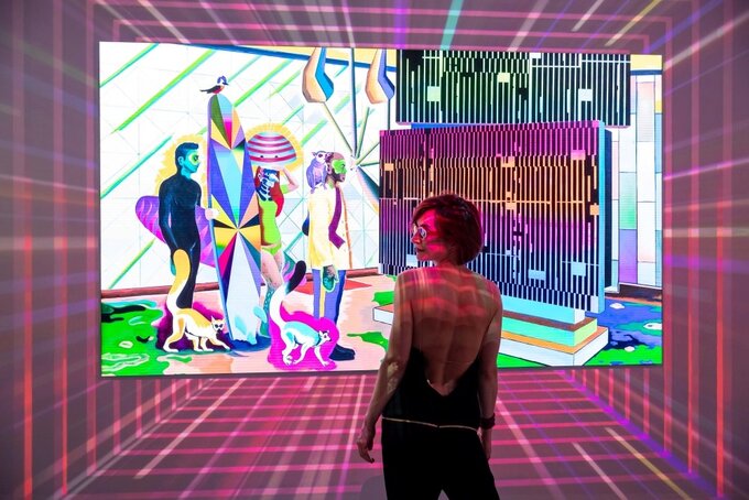 ArtCube zaprasza odwiedzających do zanurzenia się w ekskluzywne kolekcje sklepu Samsung Art Store i swobodnego doświadczania najwyższej jakości obrazu