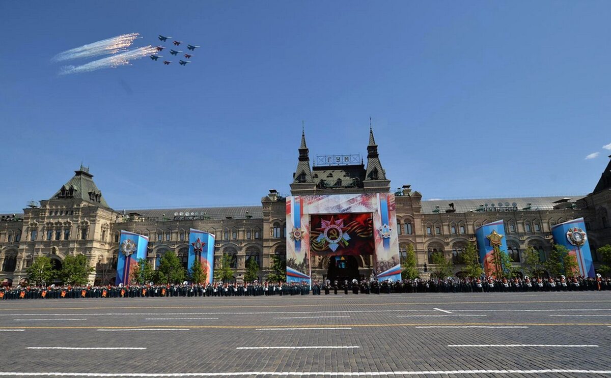 Dzień Zwycięstwa w Moskwie, defilada na Placu Czerwonym, pokaz lotniczy Dzień Zwycięstwa w Moskwie, defilada na Placu Czerwonym, pokaz lotniczy