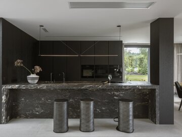 Minimalistyczne wnętrze zaprojektowane przez Arsenowicz Design 