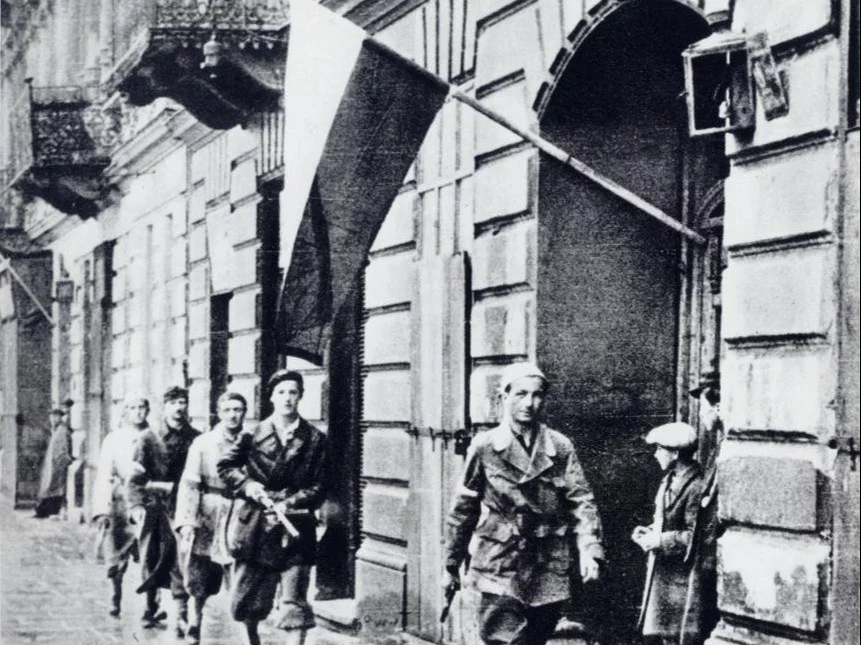 10 najważniejszych dat w historii Polski XX wieku. Komplet to obowiązek