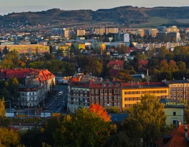 Miniatura: Co stanie się z 12-latką Jeleniej Góry?...