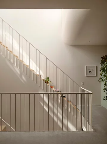 Rodzinny dom z dobudówką, projekt ALEXANDRE BERNIER ARCHITECTE 