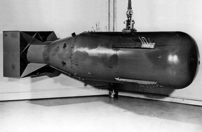 Jak nazywała się pierwsza z dwóch bomb atomowych zrzuconych na Japonię - zrzucona 6 sierpnia 1945 r na miasto Hiroszima?