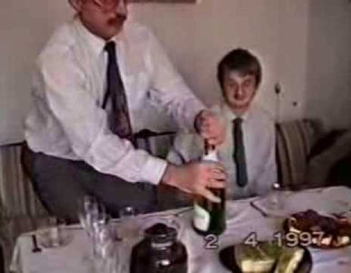 To otwarcie szampana widziała cała Polska. Ojciec i syn powrócili po 25...