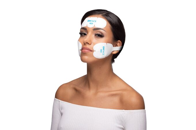 Nieinwazyjne odmładzanie twarzy z urządzeniem EMFACE®