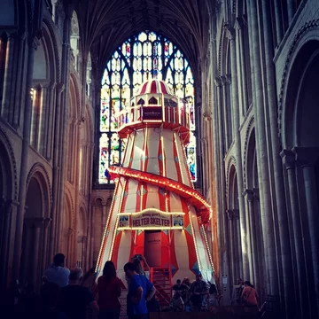 Zjeżdżalnia w katedrze w Norwich 