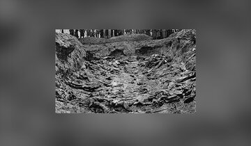 Masowy gr&oacute;b oficer&oacute;w zamordowanych w&nbsp;zbrodni katyńskiej &ndash; ekshumacja z&nbsp;1943&nbsp;r.