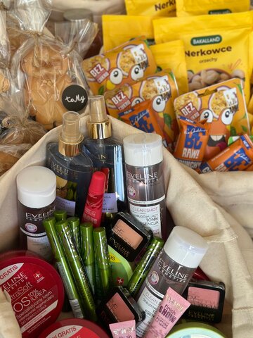 Prezenty od&nbsp;firm Eveline Cosmetics oraz&nbsp;Bakalland